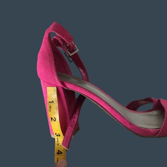 Hot Pink Suede Ankle Strap Block Heel Sandals Womens Size 9 - Picture 7 of 8